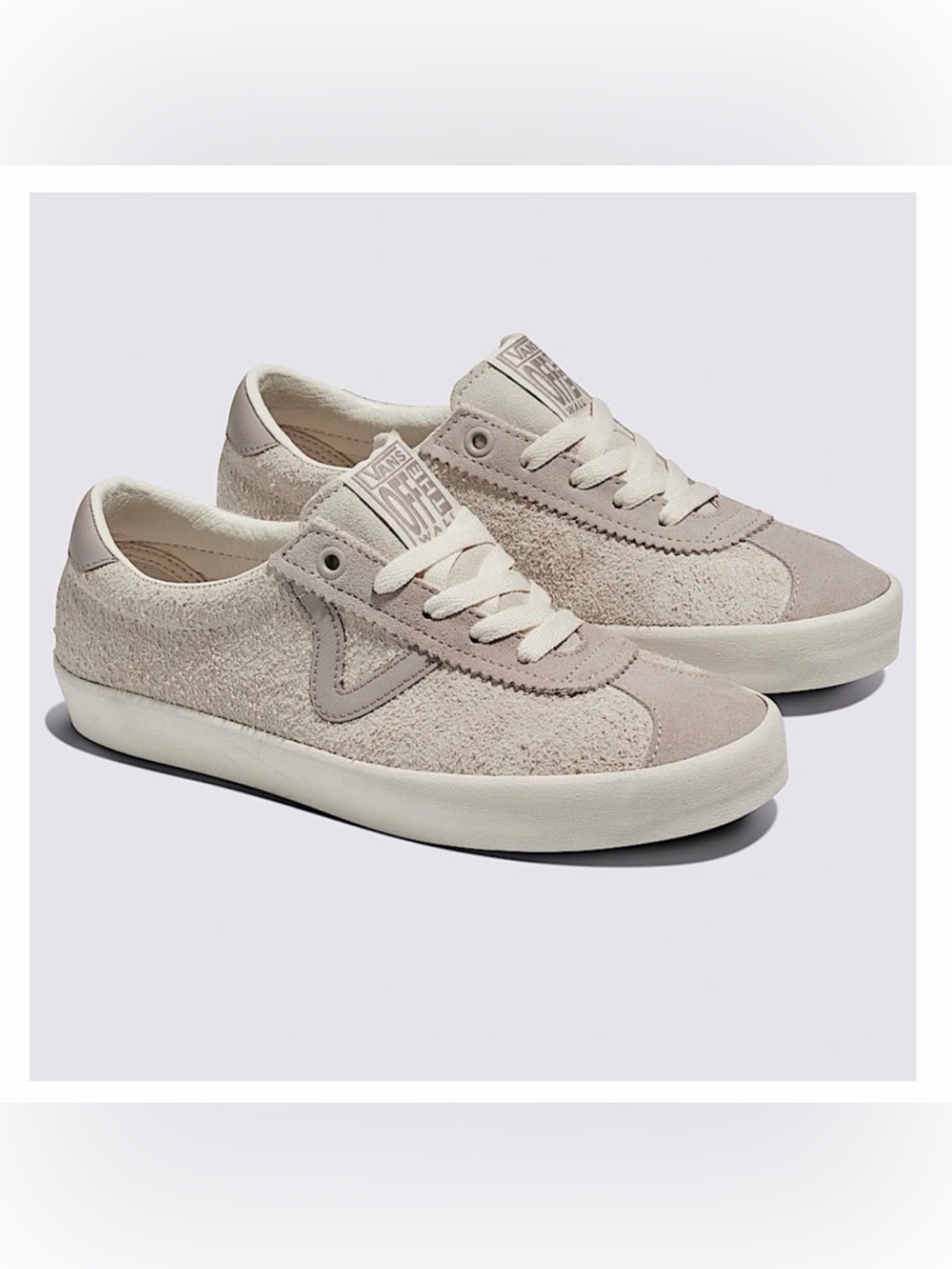 Vans Women/Men Suede Low-Top Sneakers in Light Gray and White - Picture 3 of 6